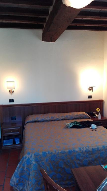 Corte Degli Estensi 3*
